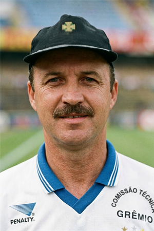 Arquivo:Cláudio Roberto Pires Duarte Treinador.png