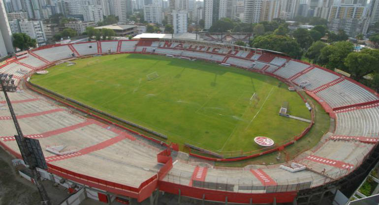 Arquivo:Estádio Eládio de Barros Carvalho.jpg