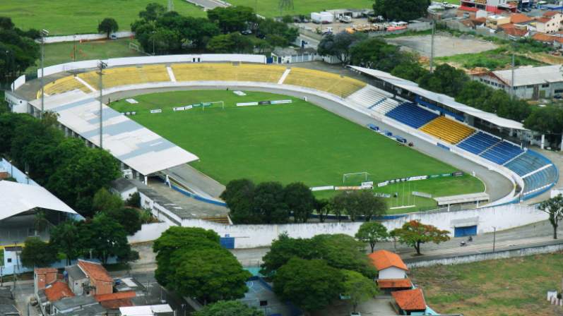 Arquivo:Estádio Municipal Doutor Mário Martins Pereira.jpg