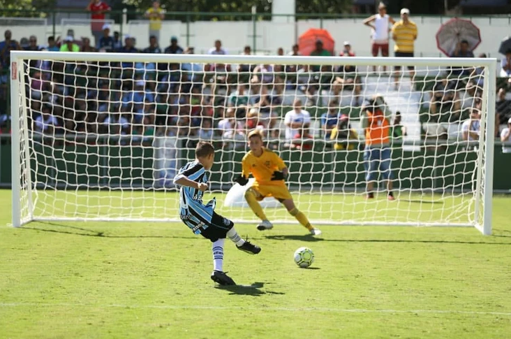 Arquivo:2019.04.20 - Grêmio 2 x 2 Flamengo (Sub-12).foto1.png