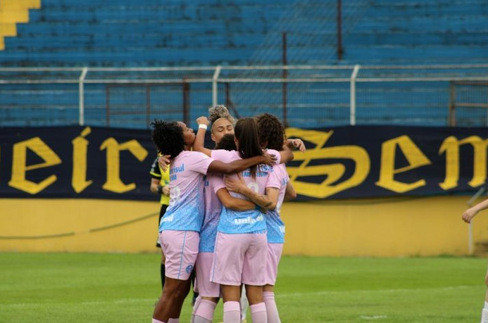 Arquivo:2021.10.03 - Pelotas 0 x 12 Grêmio (Feminino).foto1.png
