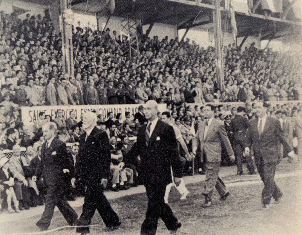 Arquivo:Desfile - Inauguração terceiro pavilhão da Baixada.jpg