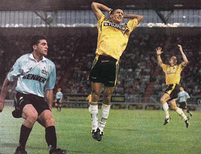 Arquivo:1996.08.11 - NAC Breda 0 x 0 Grêmio - Foto.jpg