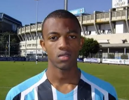 Yakam Collins.png