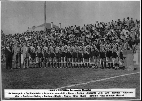 Equipe Gremio 1949 F.jpg